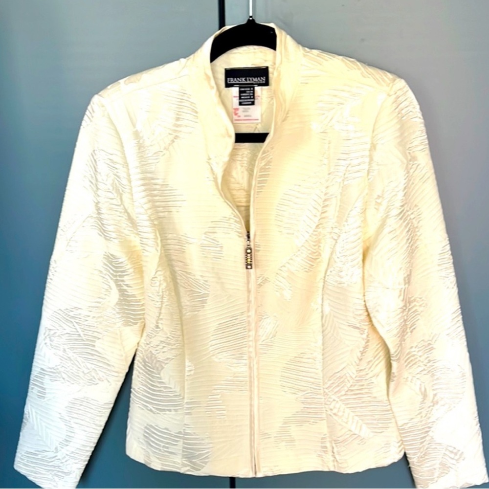 Frank Lyman Design Cream Blazer Classic Tailoring